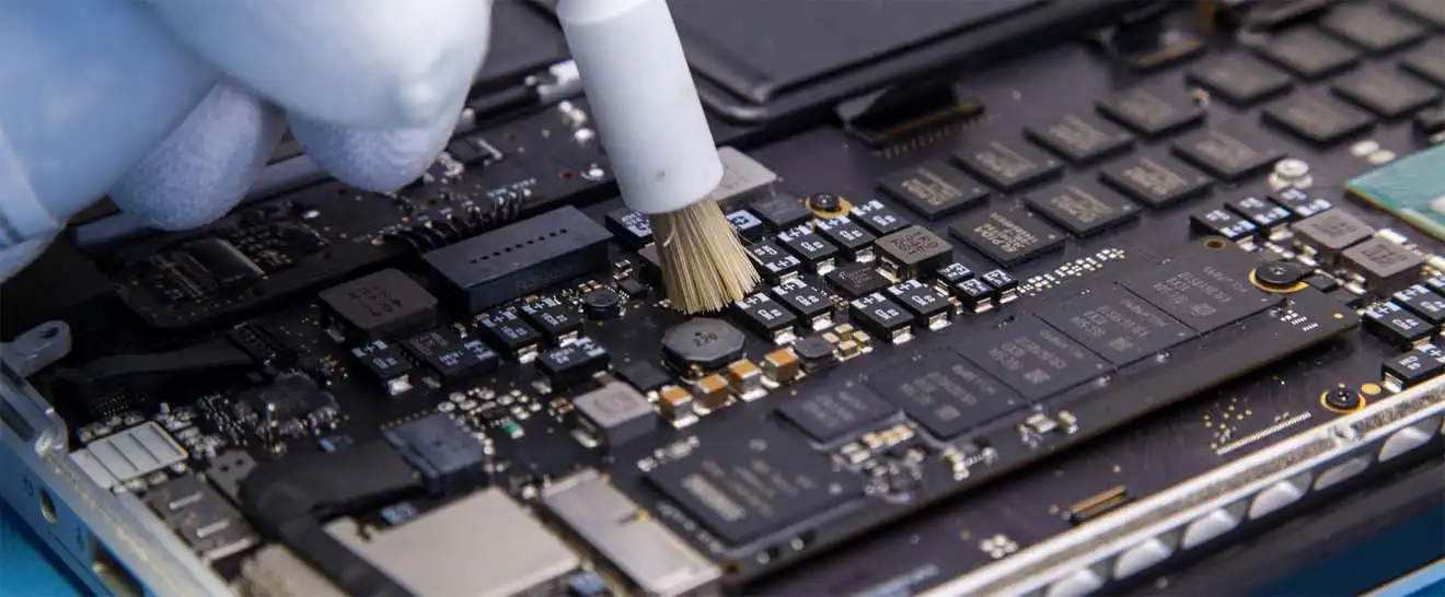 Чистка Apple MacBook от пыли в Коломне | Замена термопасты